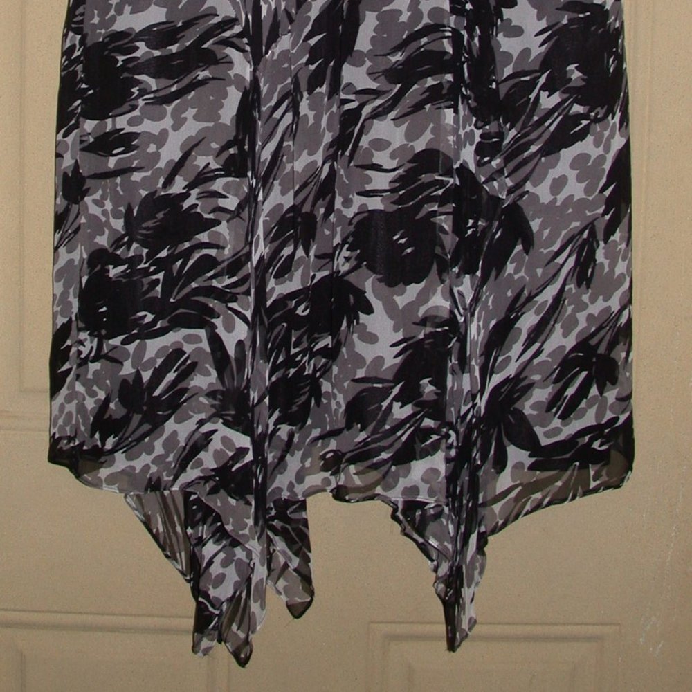 Women's Handkerchief Hem Georgette Skirt Elastic Waist ~ White Black ~ 16W